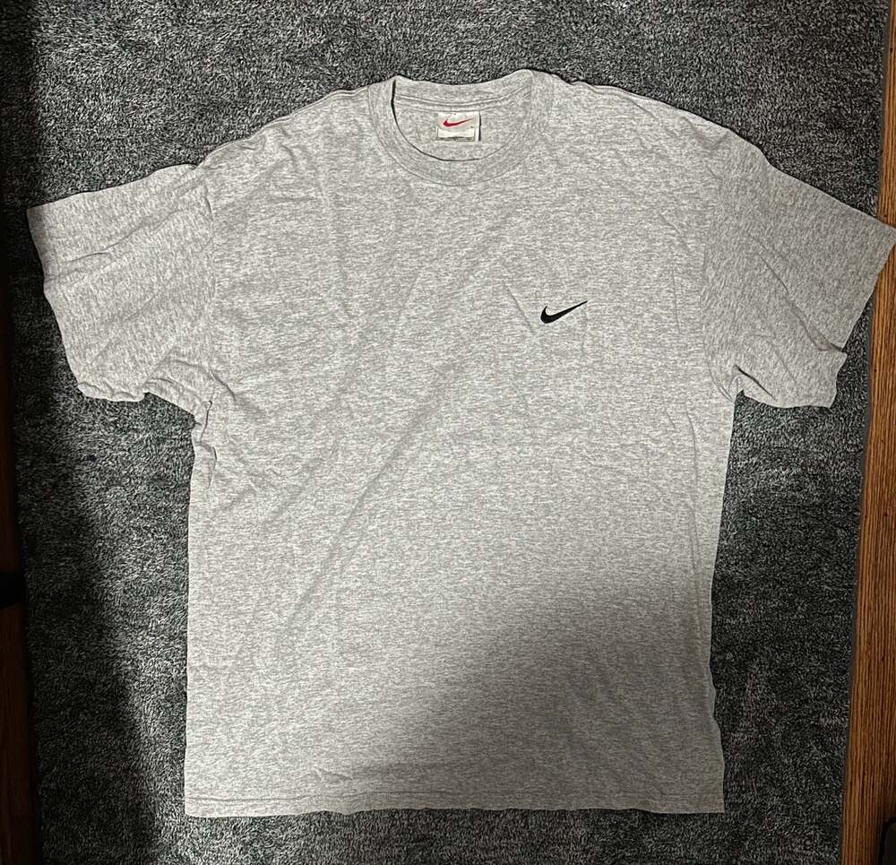 Vintage 90s Nike Small Swoosh Gray T-Shirt Size Large Made in USA